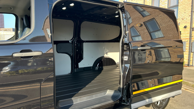 Ford Transit Custom 320 L2 Diesel Fwd 2.0 EcoBlue 150ps H1 Van Trail - Image 5